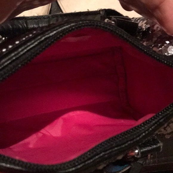 Purse with flip able sequins - Picture 2 of 5